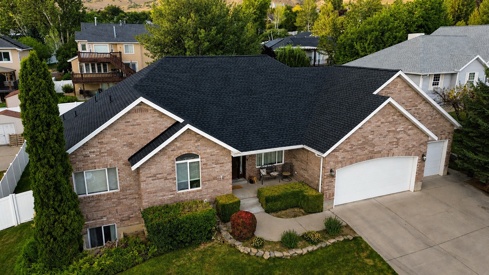 Completed roof replacement by Tru Roofing